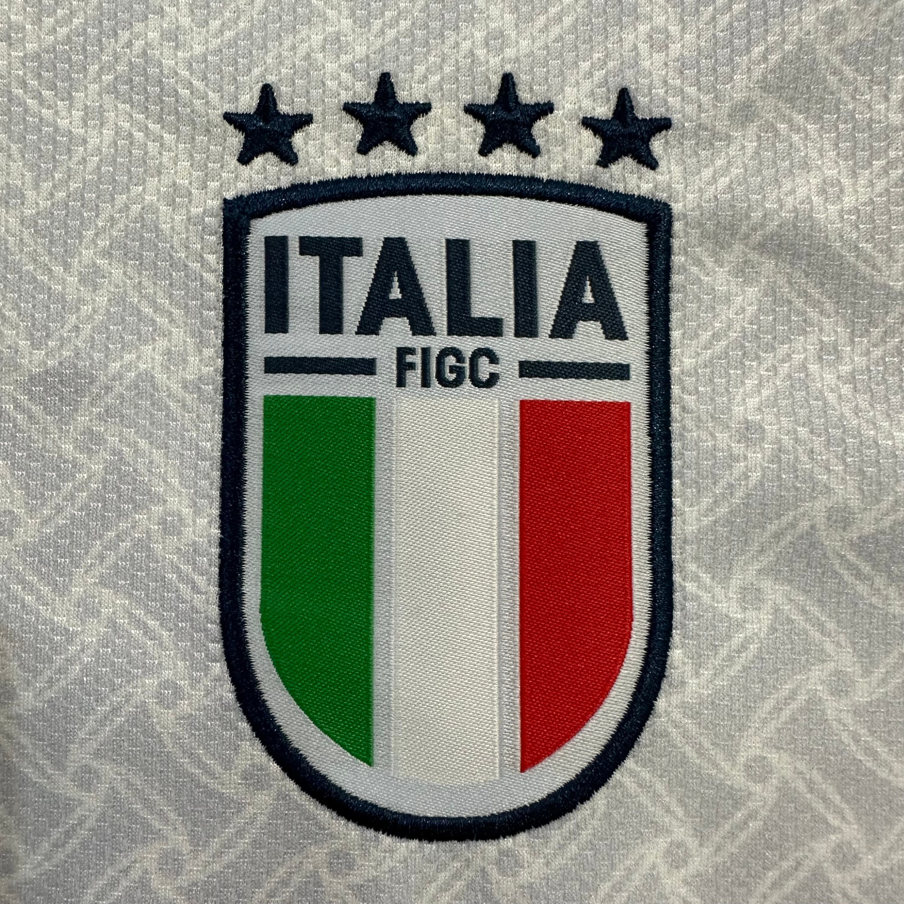 Italy Retro White Jersey – Classic Four-Star Edition