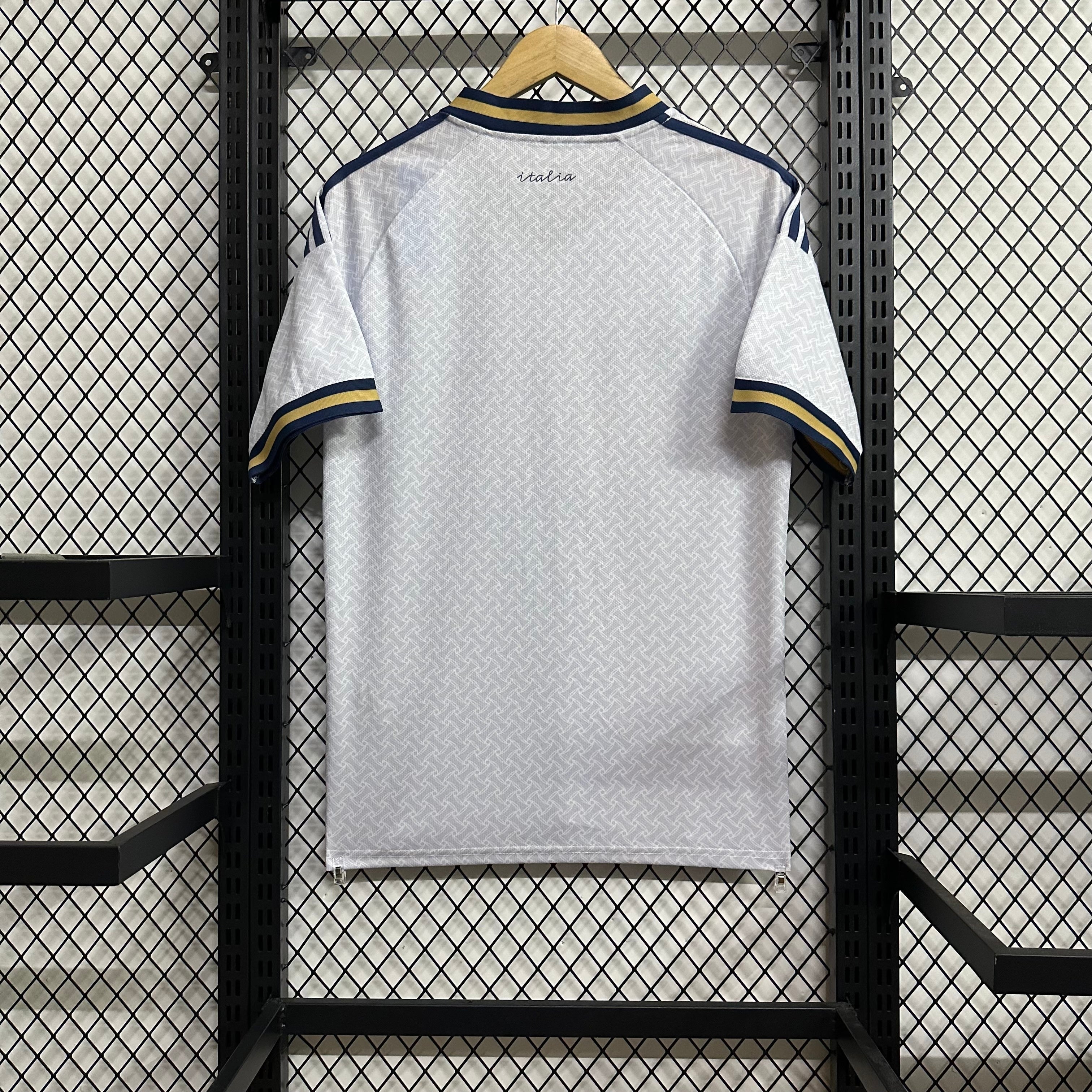 Italy Retro White Jersey – Classic Four-Star Edition