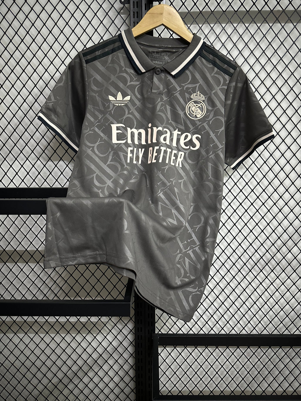 Real Madrid Retro Kit – Grey Heritage Edition