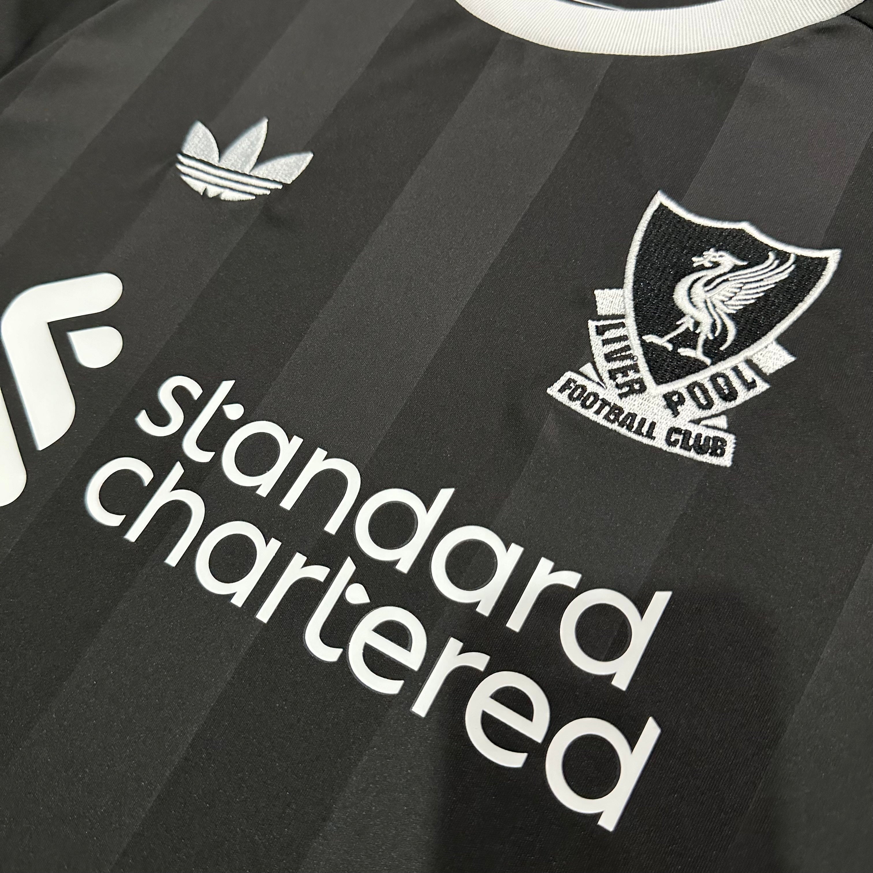 Liverpool Retro Kit – Black & White Edition