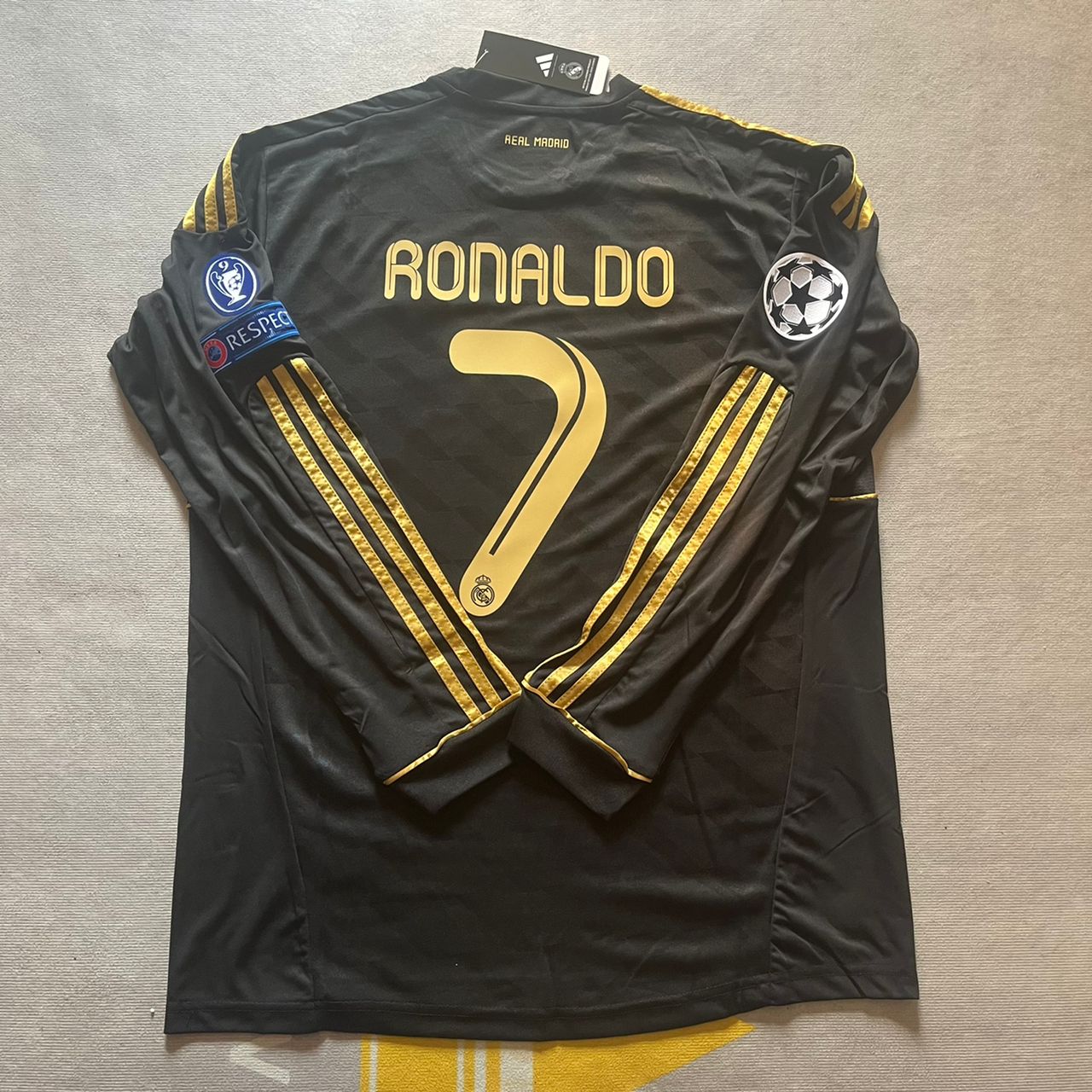Cristiano Ronaldo Long-Sleeve Football Jersey – Real Madrid Champions League 2011/2012