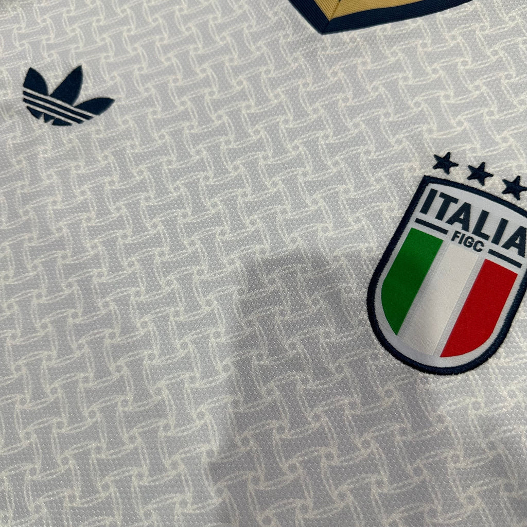 Italy Retro White Jersey – Classic Four-Star Edition