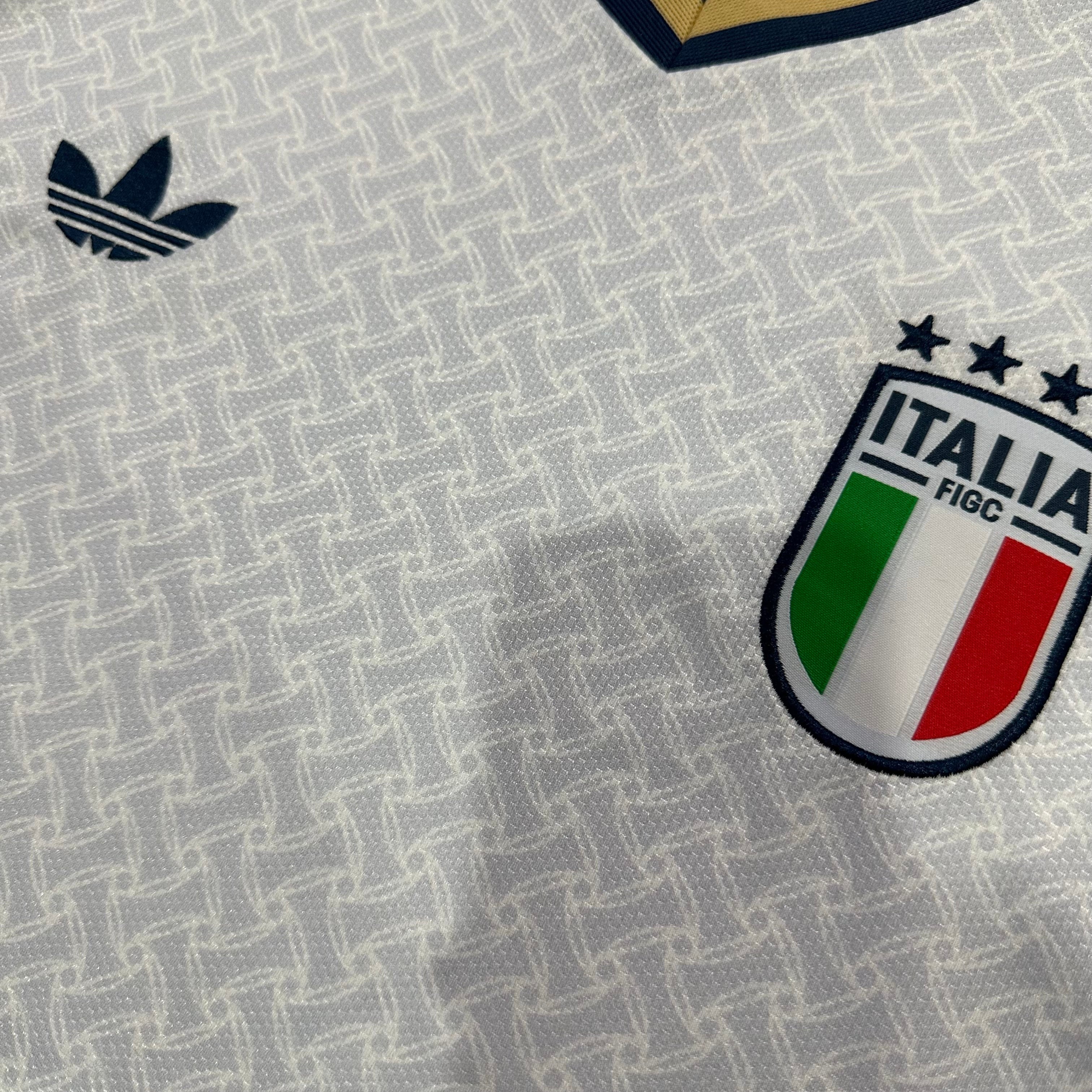 Italy Retro White Jersey – Classic Four-Star Edition