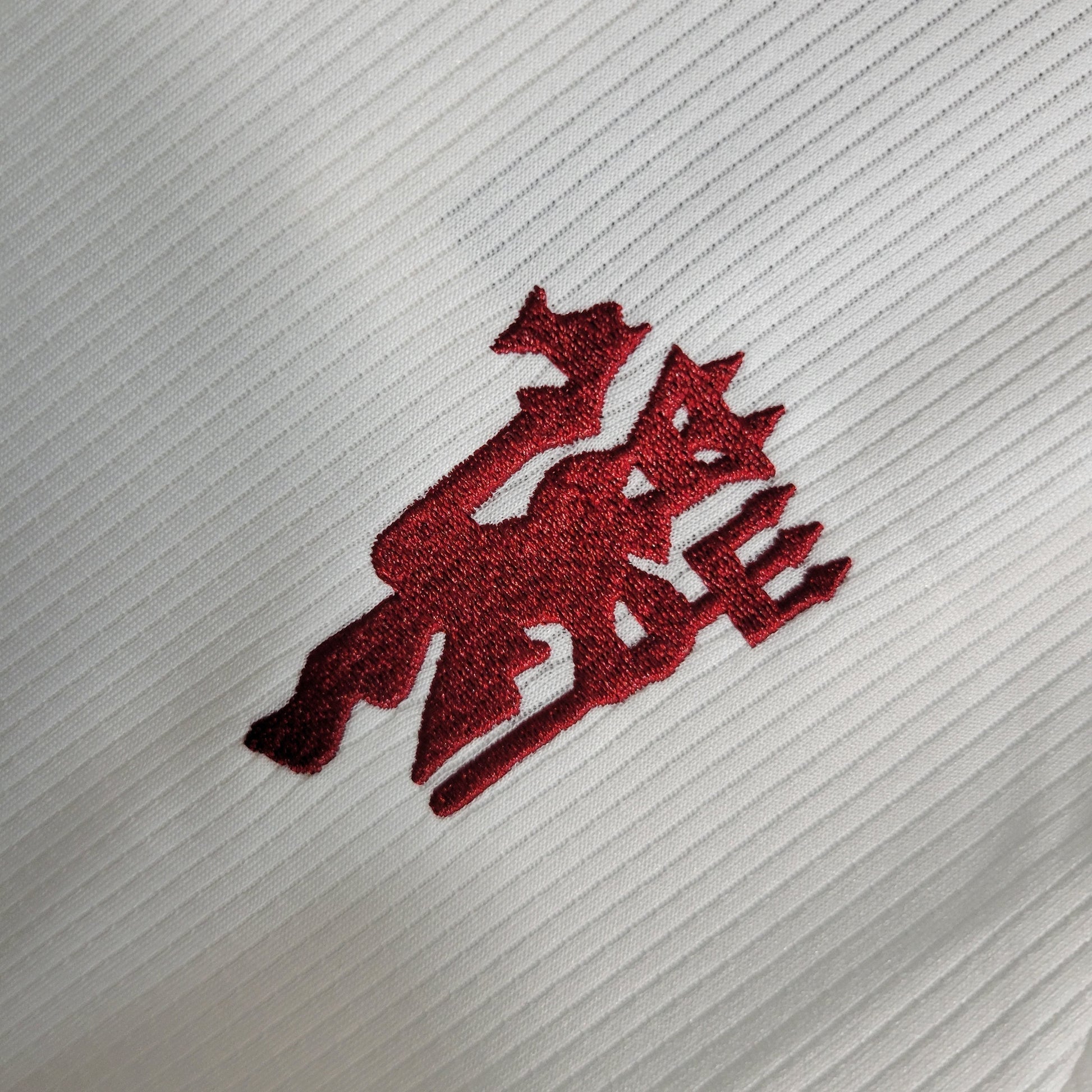 Manchester United 2024/25 Away Jersey – White Heritage Edition